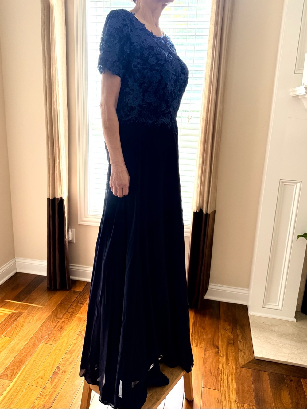Navy Lace Appliques Short Sleeve
Evening Dress Crew Neck Mother of the Bride